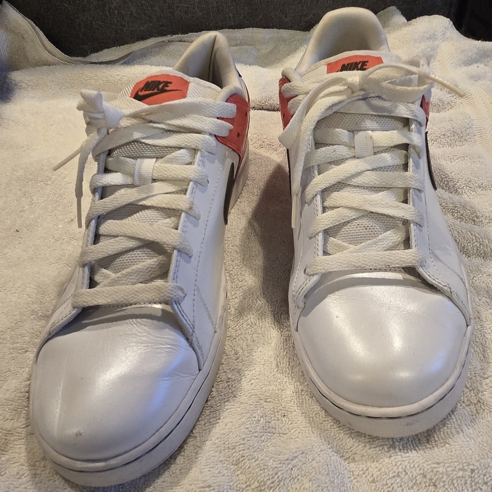 Nike White and Red Sneakers